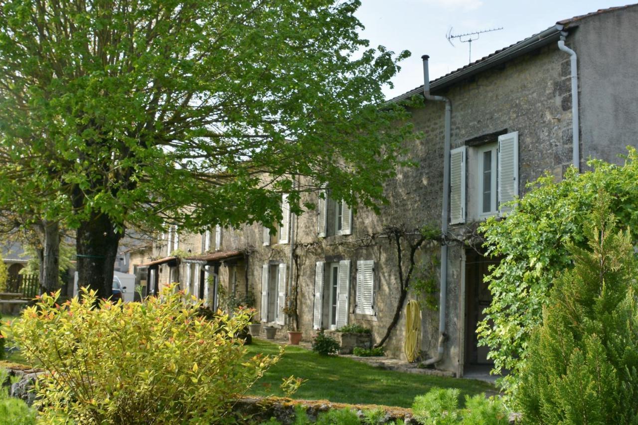 مبيت وإفطار Aulnay  Les Noyers Aulnay المظهر الخارجي الصورة