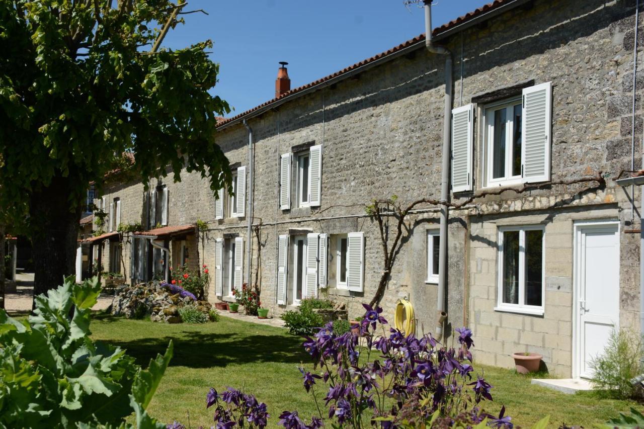 مبيت وإفطار Aulnay  Les Noyers Aulnay المظهر الخارجي الصورة