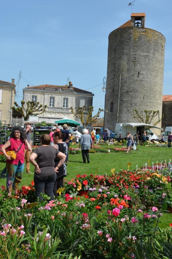 مبيت وإفطار Aulnay  Les Noyers Aulnay المظهر الخارجي الصورة
